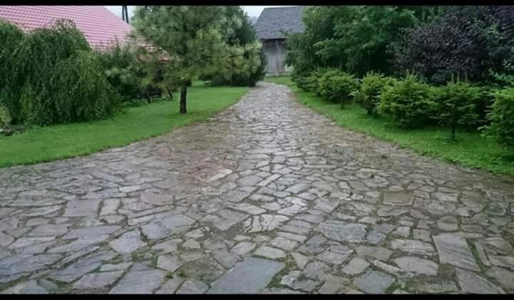 Agroturystyka W Ogrodach Sanok Esterno foto