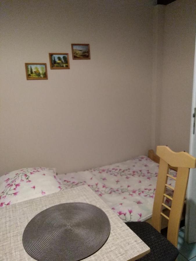 Agroturystyka W Ogrodach Sanok Esterno foto