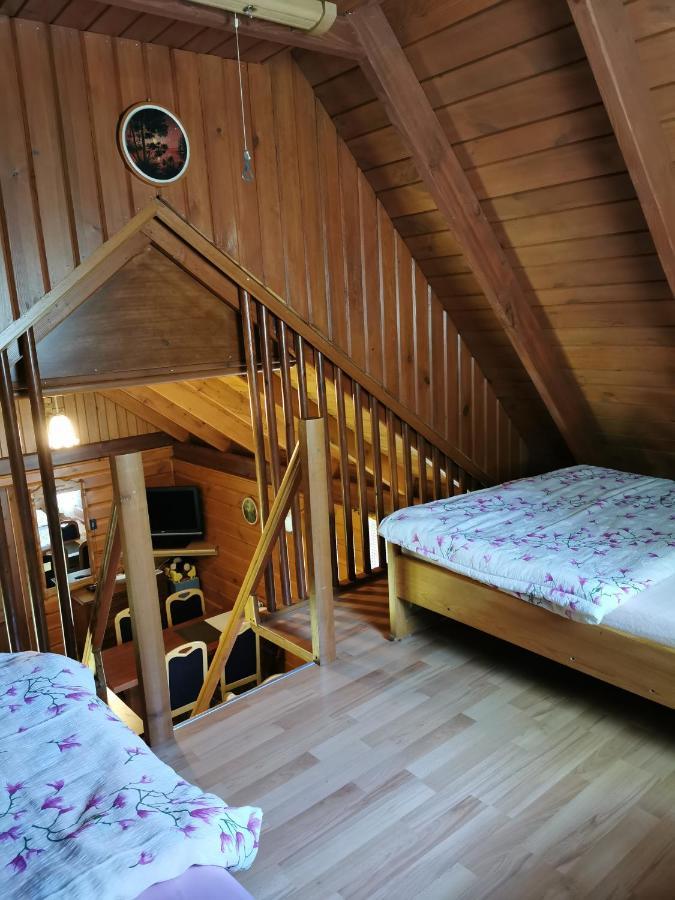 Agroturystyka W Ogrodach Sanok Esterno foto