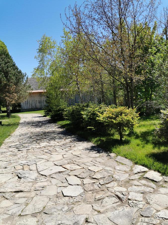 Agroturystyka W Ogrodach Sanok Esterno foto