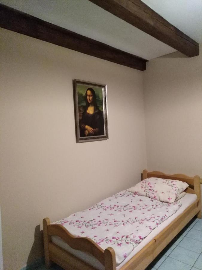 Agroturystyka W Ogrodach Sanok Esterno foto